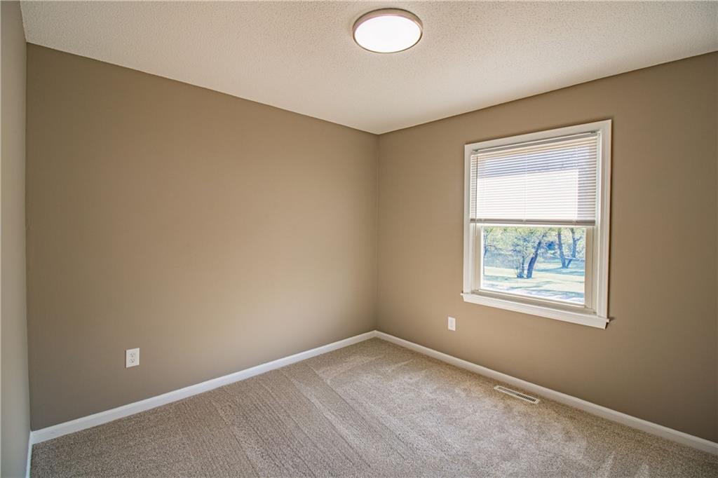 19 Southeast 150 Road Warrensburg, MO 64093 - Photo 16 of 27