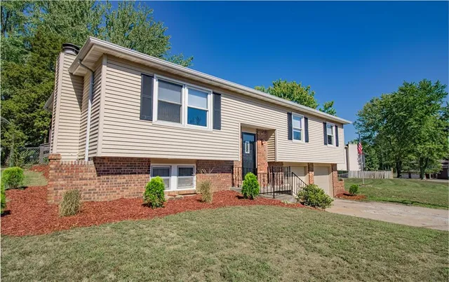 $249,500 | 19 Southeast 150 Road, Warrensburg, MO 64093