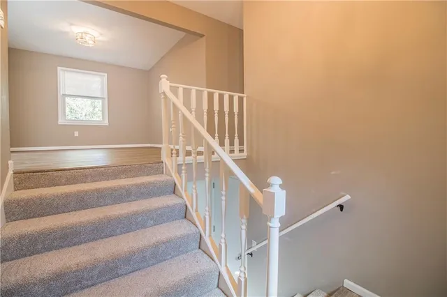 $249,500 | 19 Southeast 150 Road, Warrensburg, MO 64093