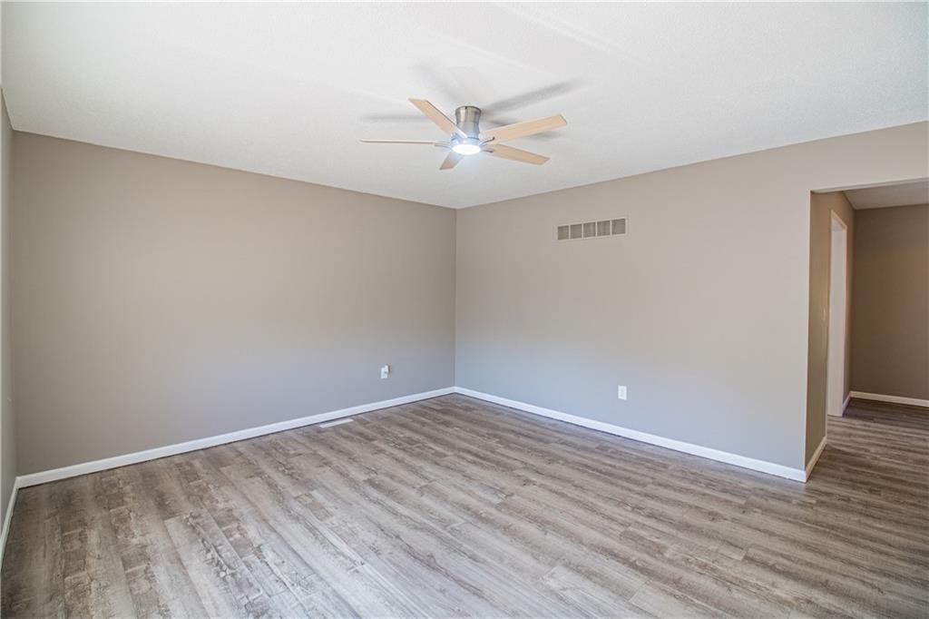 19 Southeast 150 Road Warrensburg, MO 64093 - Photo 10 of 27