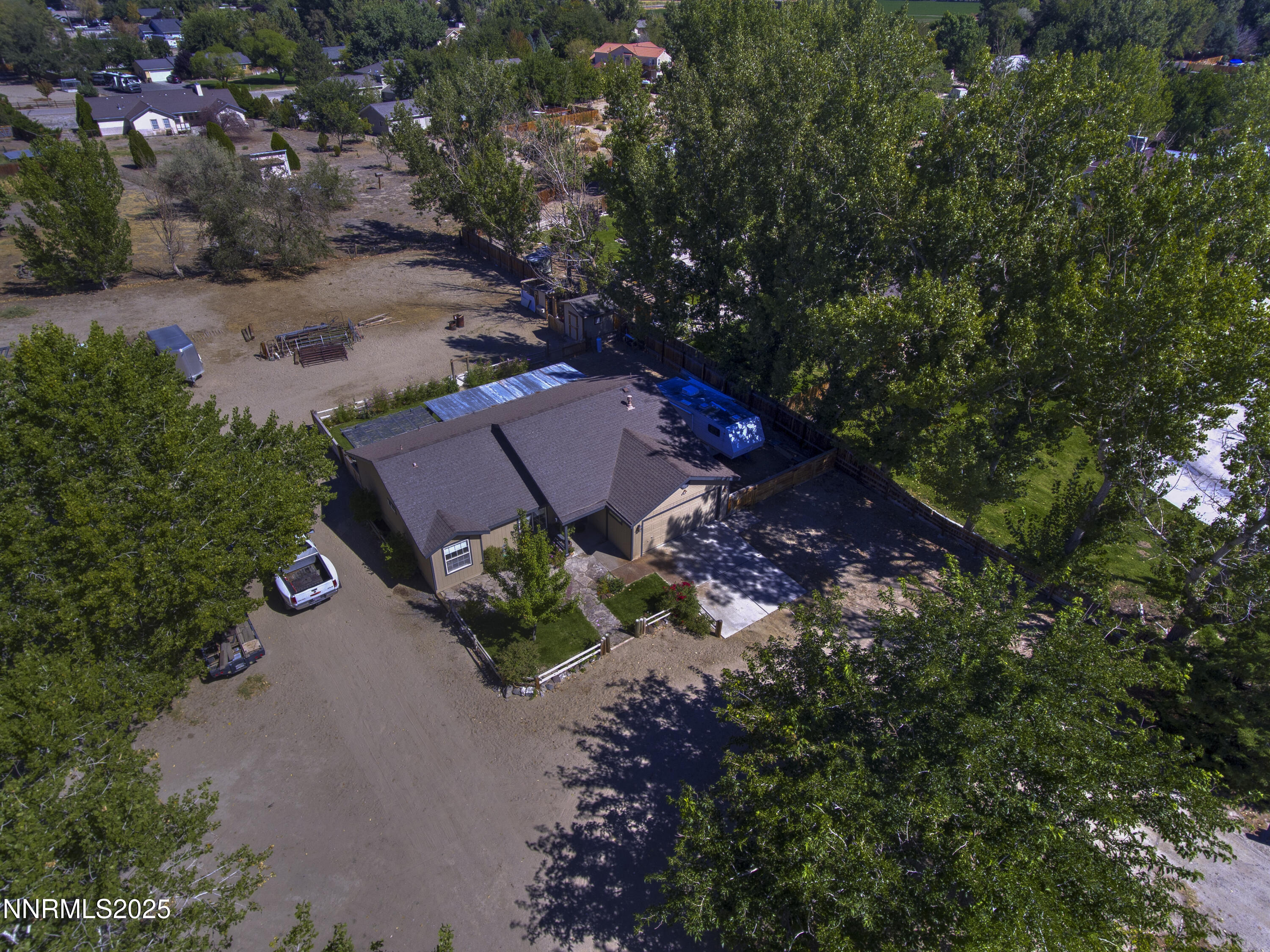 4190 Bottom Road Fallon, NV 89406 - Photo 28 of 44 an aerial view of a house with a garden