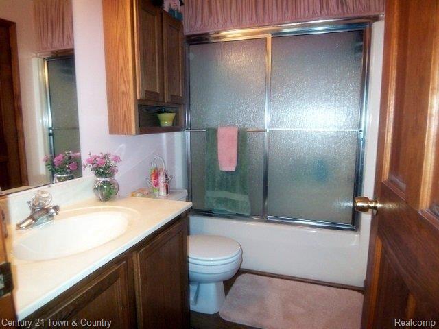 7626 Golf Club Road Howell, MI 48843 - Photo 11 of 25 Full Bathroom2