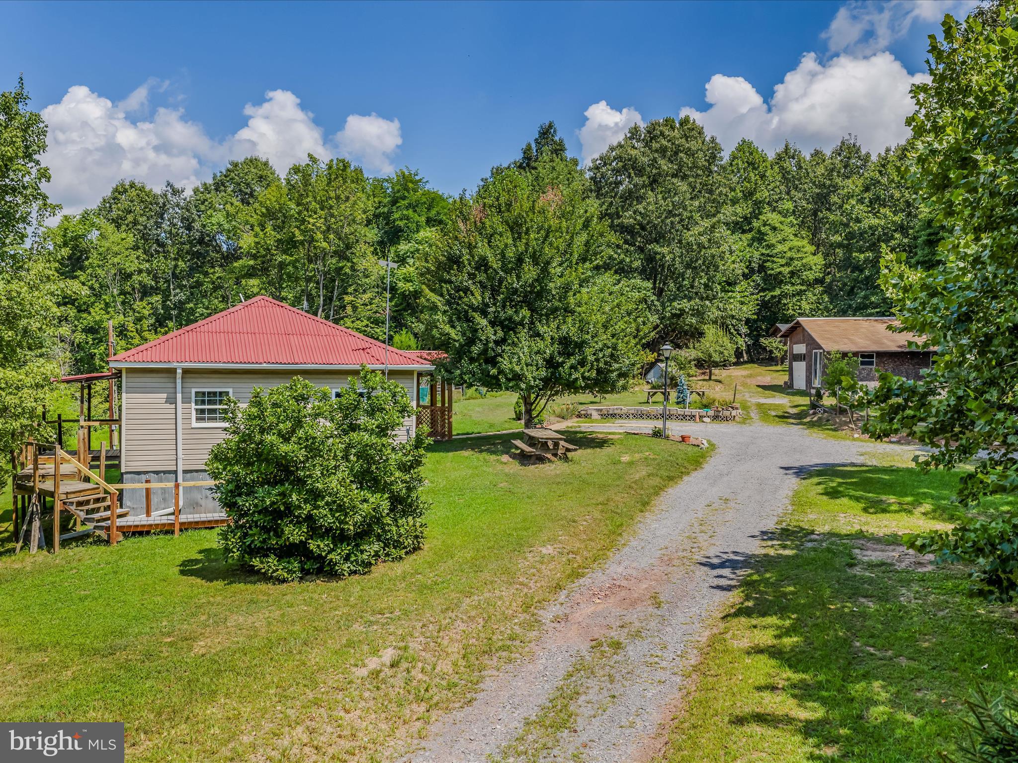 564 Shade Lane Berkeley Springs, WV 25411 - Photo 27 of 53 Driveway
