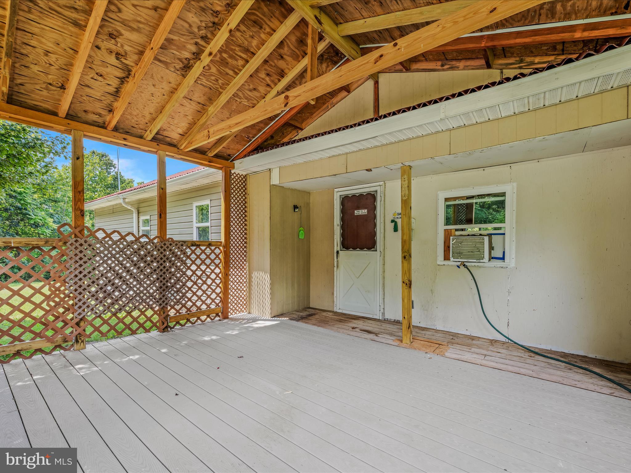 564 Shade Lane Berkeley Springs, WV 25411 - Photo 5 of 53 564 Shade Ln-Berkeley Springs-20