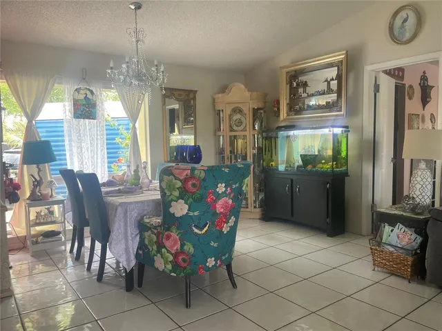 $599,990 | 7551 Southwest 42nd Place, Davie, FL 33314