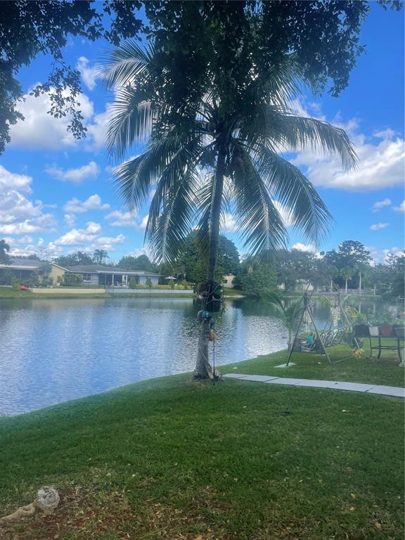 7551 Southwest 42nd Place Davie, FL 33314 - Photo 8 of 56