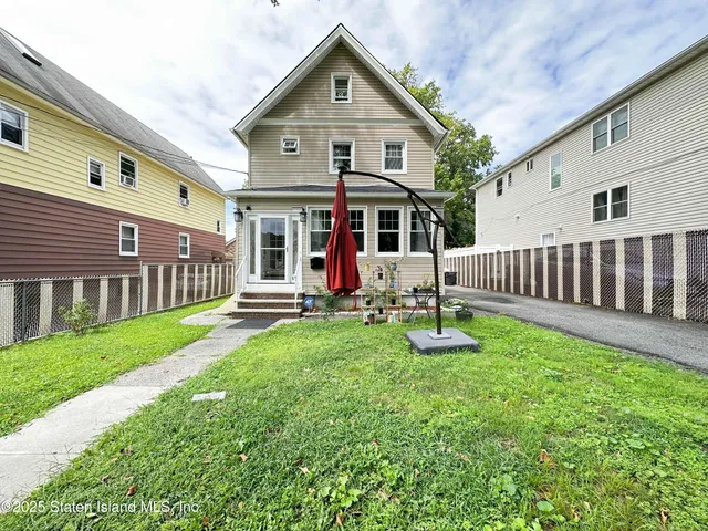 $899,000 | 657 Delafield Avenue | West Brighton