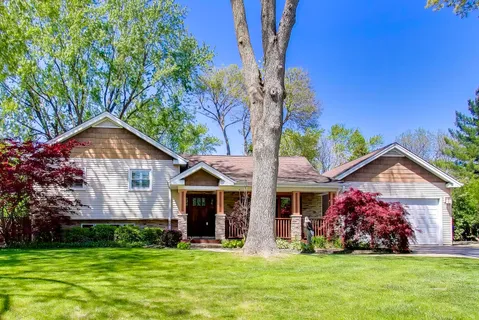 $714,900 | 15352 West Cherrywood Lane, Libertyville, IL 60048