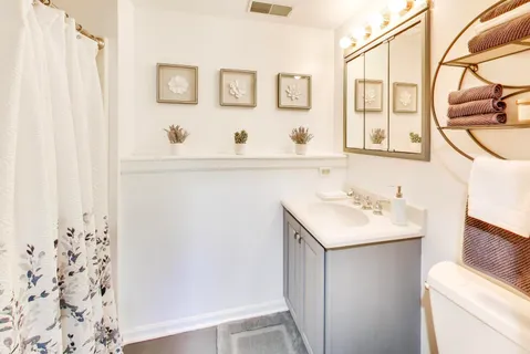 $714,900 | 15352 West Cherrywood Lane, Libertyville, IL 60048