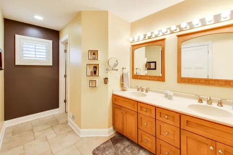 $714,900 | 15352 West Cherrywood Lane, Libertyville, IL 60048