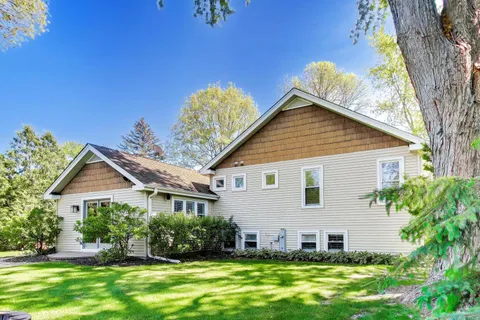 $714,900 | 15352 West Cherrywood Lane, Libertyville, IL 60048