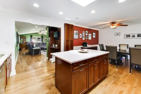 $714,900 | 15352 West Cherrywood Lane, Libertyville, IL 60048