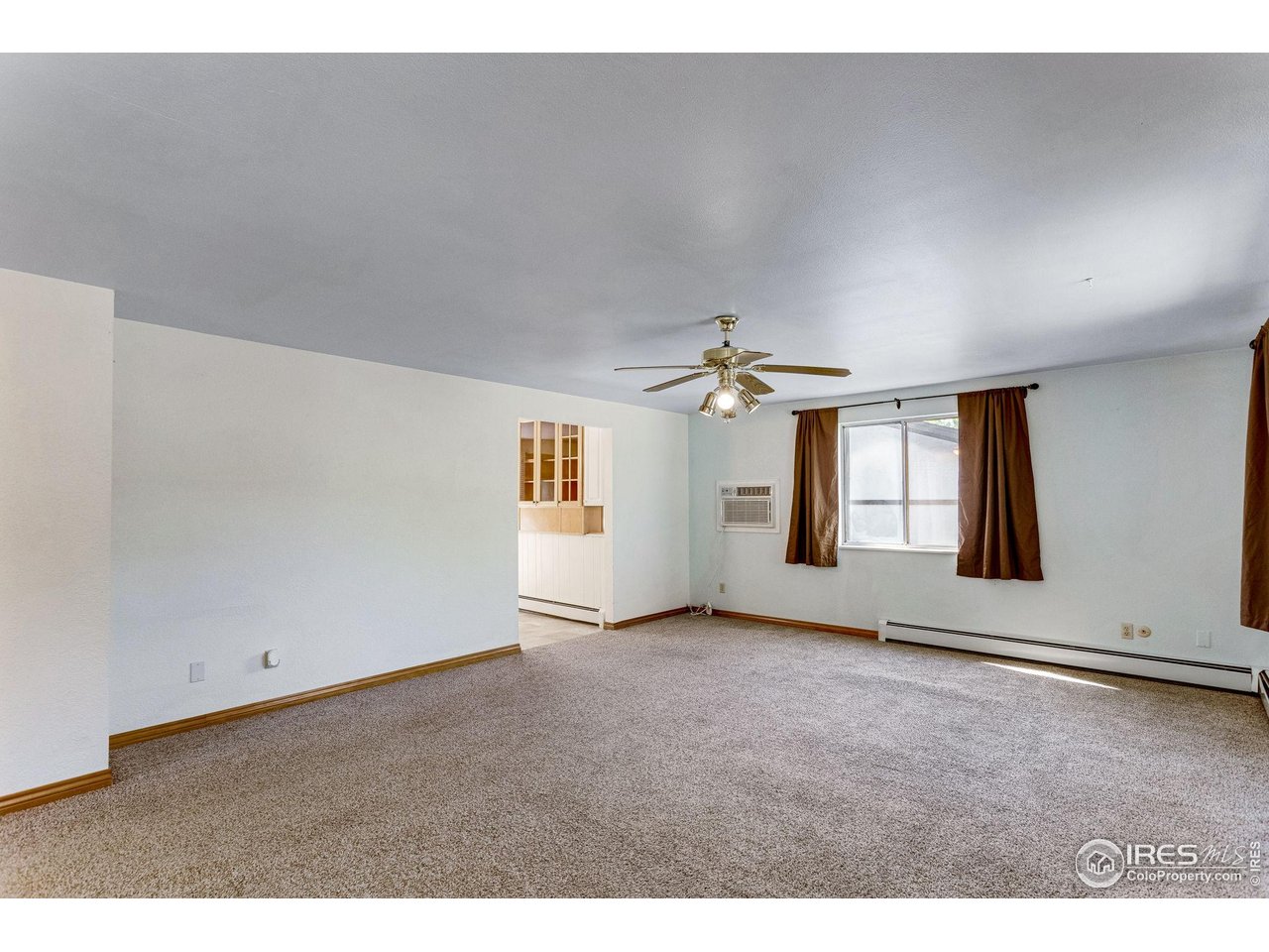 622 3rd Avenue Lyons, CO 80540 - Photo 3 of 30 Spacious living room