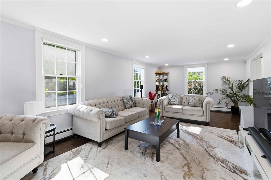 3 Sprague Road Wellesley, MA 02481 - Photo 4 of 42