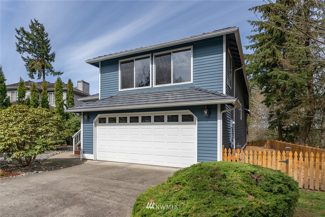 2472 Southeast 8th Place Renton, WA 98057 - Photo 2 of 24