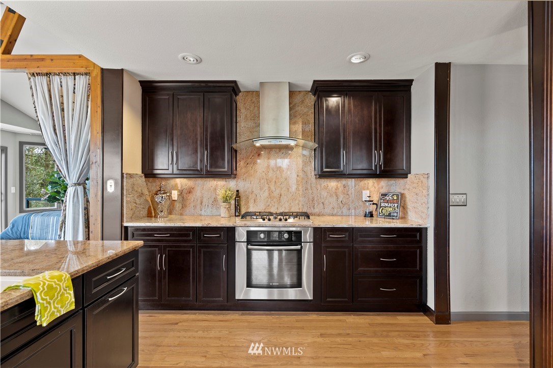 2472 Southeast 8th Place Renton, WA 98057 - Photo 13 of 24