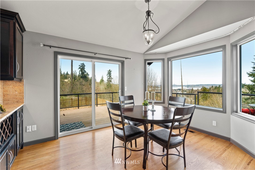 2472 Southeast 8th Place Renton, WA 98057 - Photo 14 of 24