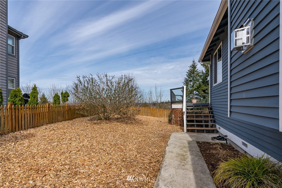 2472 Southeast 8th Place Renton, WA 98057 - Photo 22 of 24
