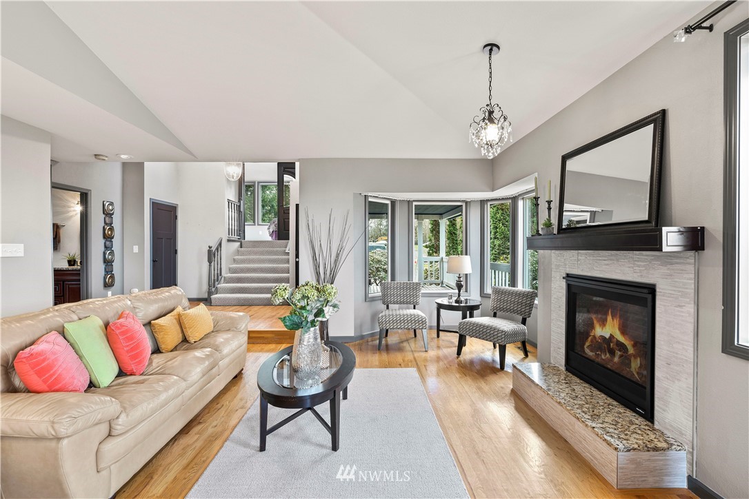 2472 Southeast 8th Place Renton, WA 98057 - Photo 8 of 24