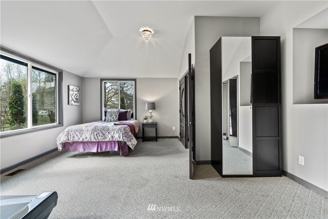 2472 Southeast 8th Place Renton, WA 98057 - Photo 10 of 24