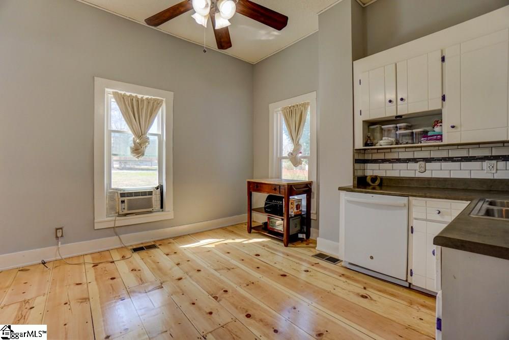 212 State Rd S-42-50 Woodruff, SC 29388 - Photo 15 of 34