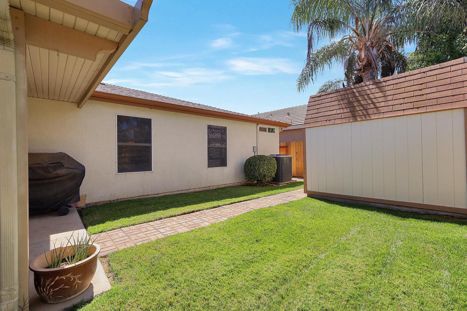 9840 Ellis Way Live Oak, CA 95953 - Photo 39 of 44 a backyard of a house with seating space