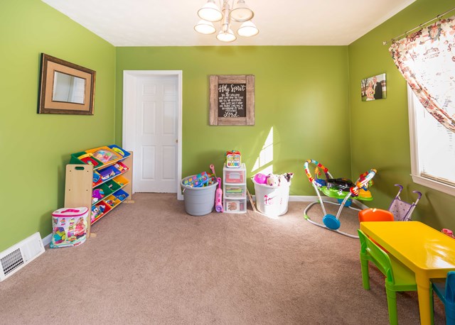 Large Dining Room/Current Play Room