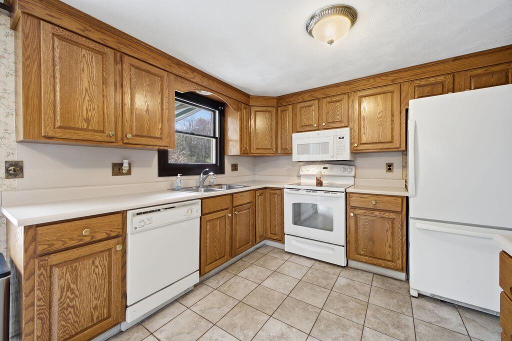 955 Bridgton Road Westbrook, ME 04092 - Photo 14 of 53 Kitchen - Appliances