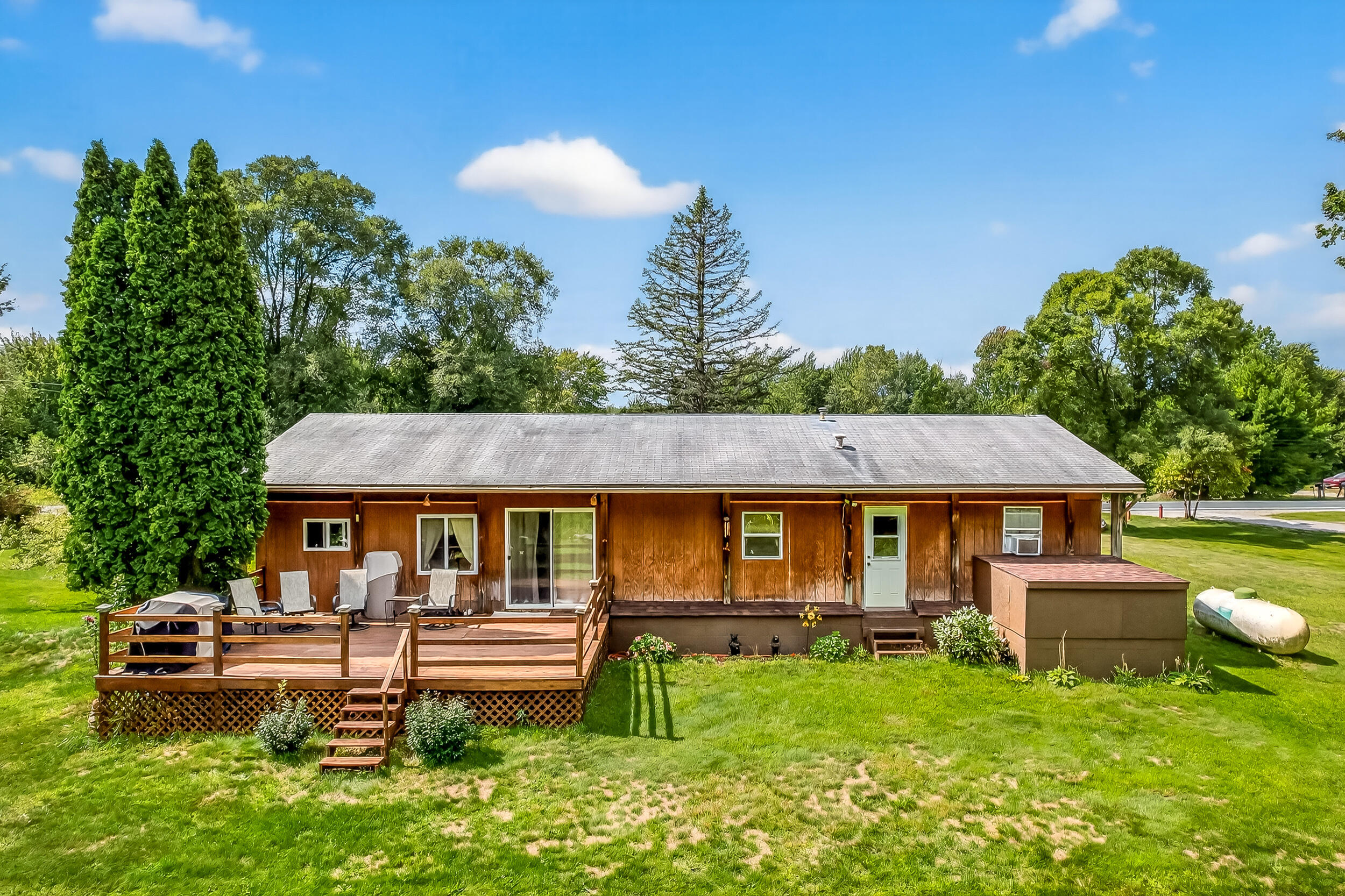 522 South Ravenna Road Ravenna, MI 49451 - Photo 4 of 32 4_522 s ravenna-9