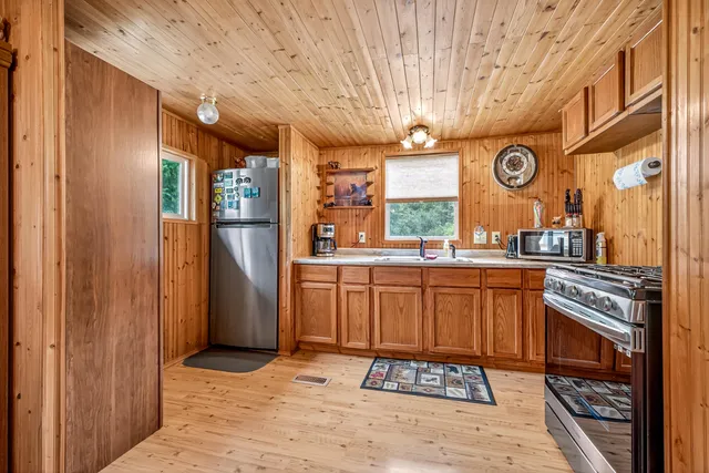 $185,000 | 522 South Ravenna Road, Ravenna, MI 49451