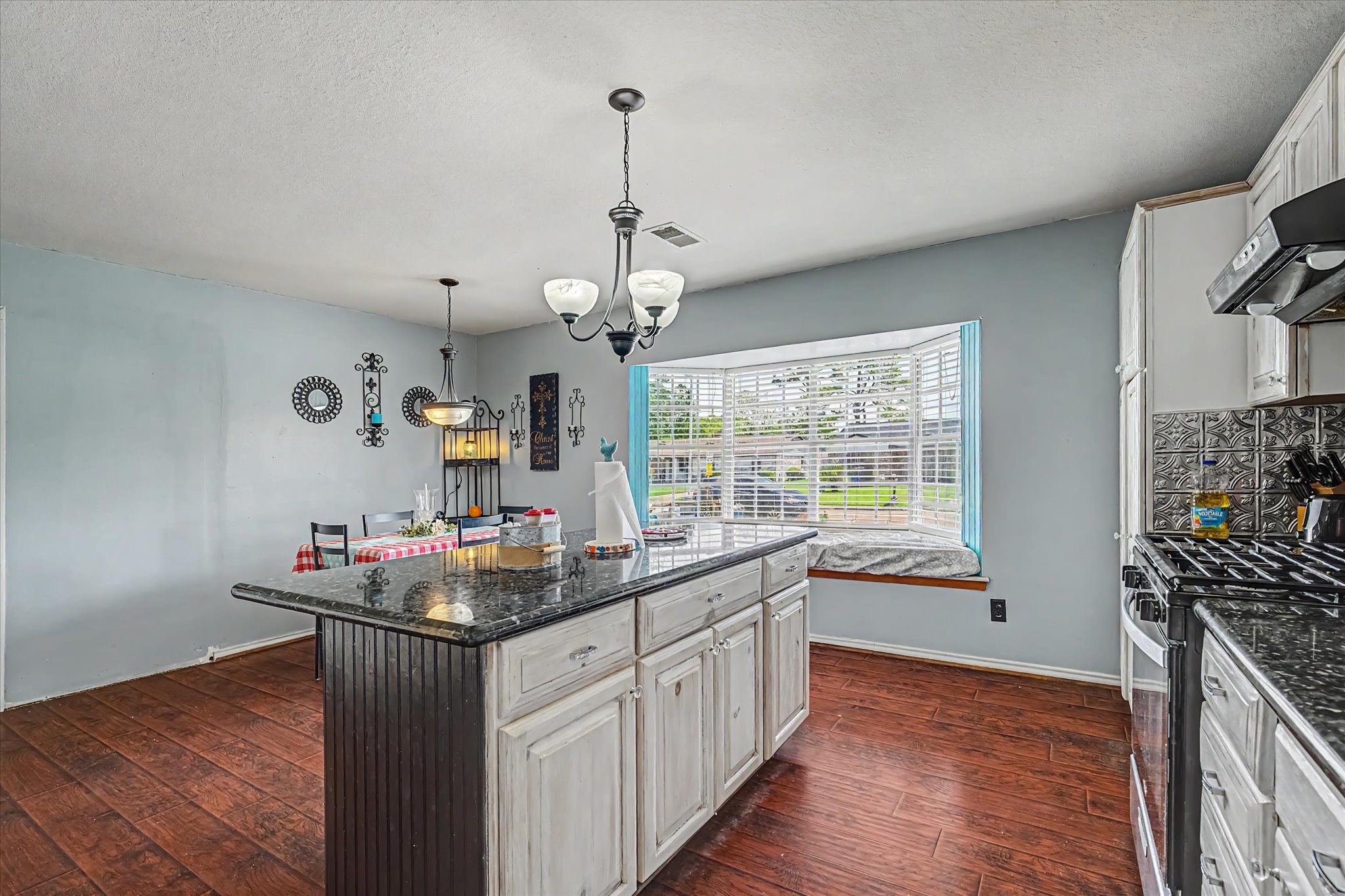 157 Houston Street Angleton, TX 77515 - Photo 23 of 48 Gallery Image 23