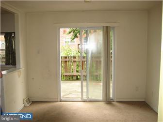 12518 Richton Road Philadelphia, PA 19154 - Photo 2 of 5 Dining Room