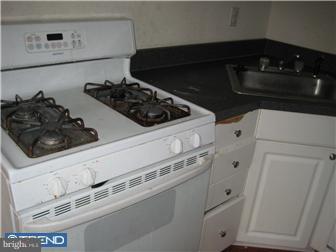 12518 Richton Road Philadelphia, PA 19154 - Photo 4 of 5 Kitchen