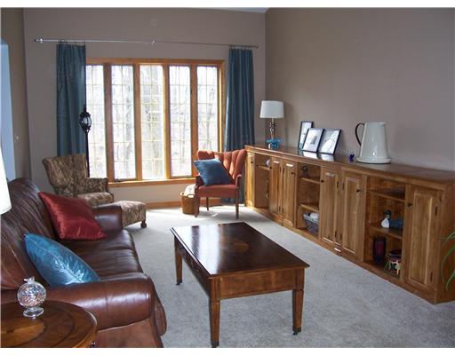 122 Harbison Road Valencia, PA 16059 - Photo 4 of 18 Living Room. Comfortable and spacious Living Room accomodates large furniture with ease