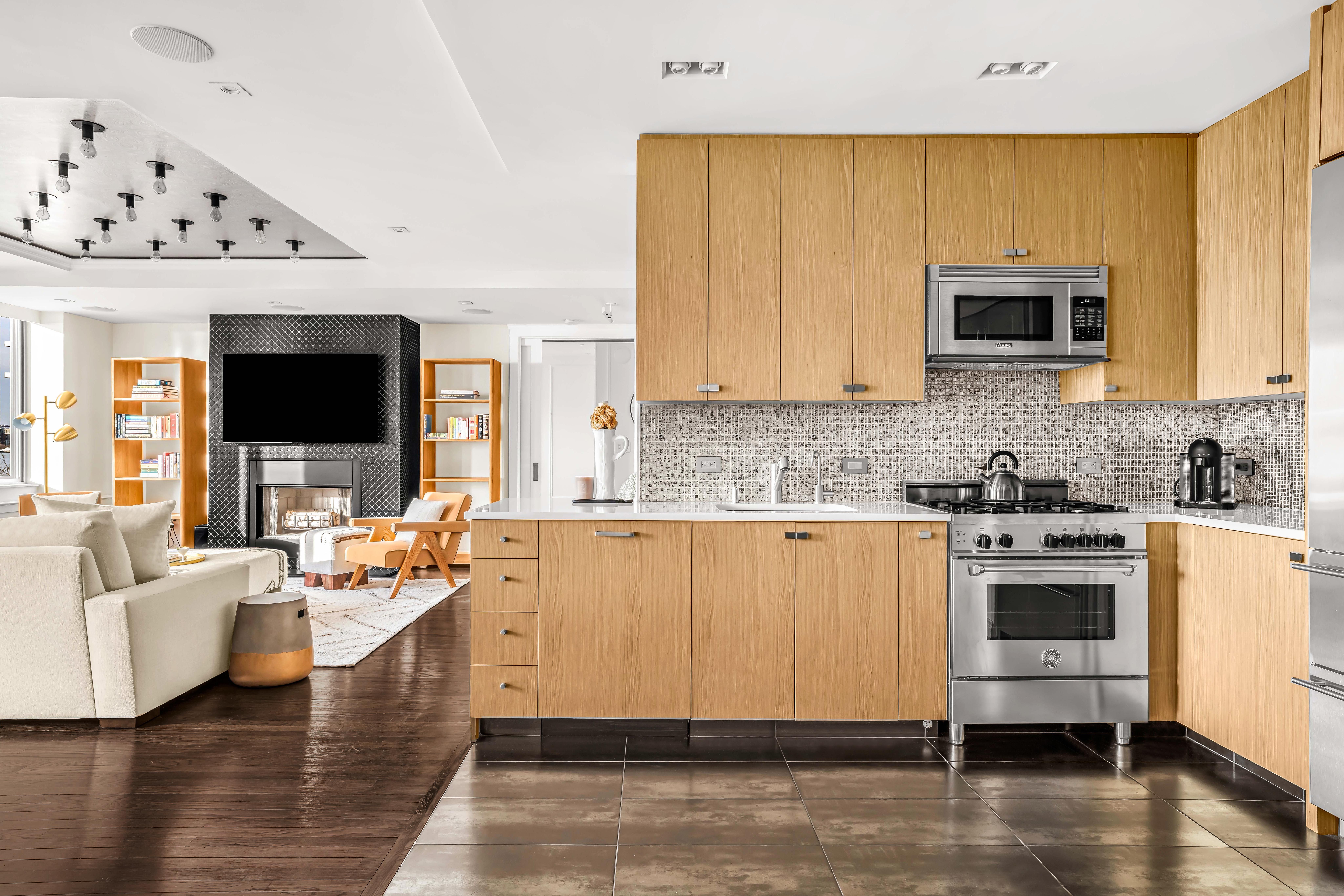 167 Perry Street, Unit 4NQ Manhattan, NY 10014 - Photo 2 of 18