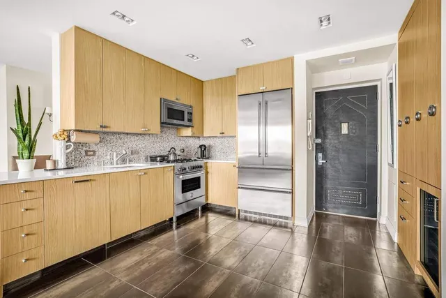 $3,950,000 | 167 Perry Street, Unit 4NQ | West Village