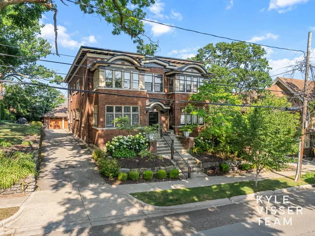 $325,000 | 17 Union Avenue Southeast, Unit B, Grand Rapids, MI 49503