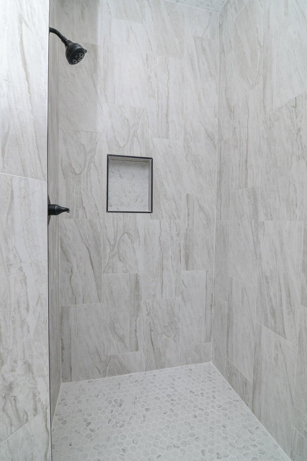7801 56th Street Lubbock, TX 79407 - Photo 17 of 29 Primary Shower