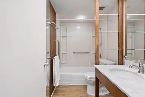 $232,000 | 6433 Barrie Road, Edina, MN 55435