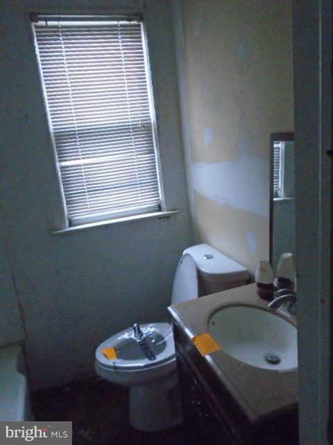 501 Chalcot Square Baltimore, MD 21221 - Photo 11 of 21 Bath