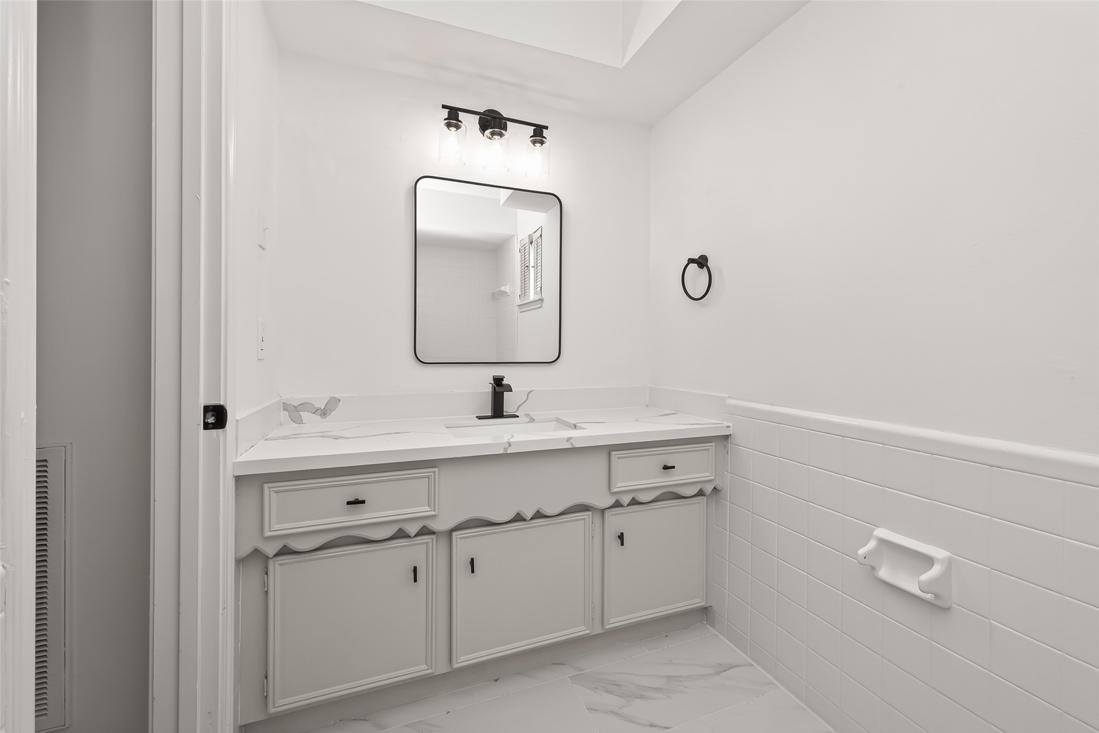 6211 Allentown Drive Spring, TX 77389 - Photo 25 of 39 Bathroom up stiars
