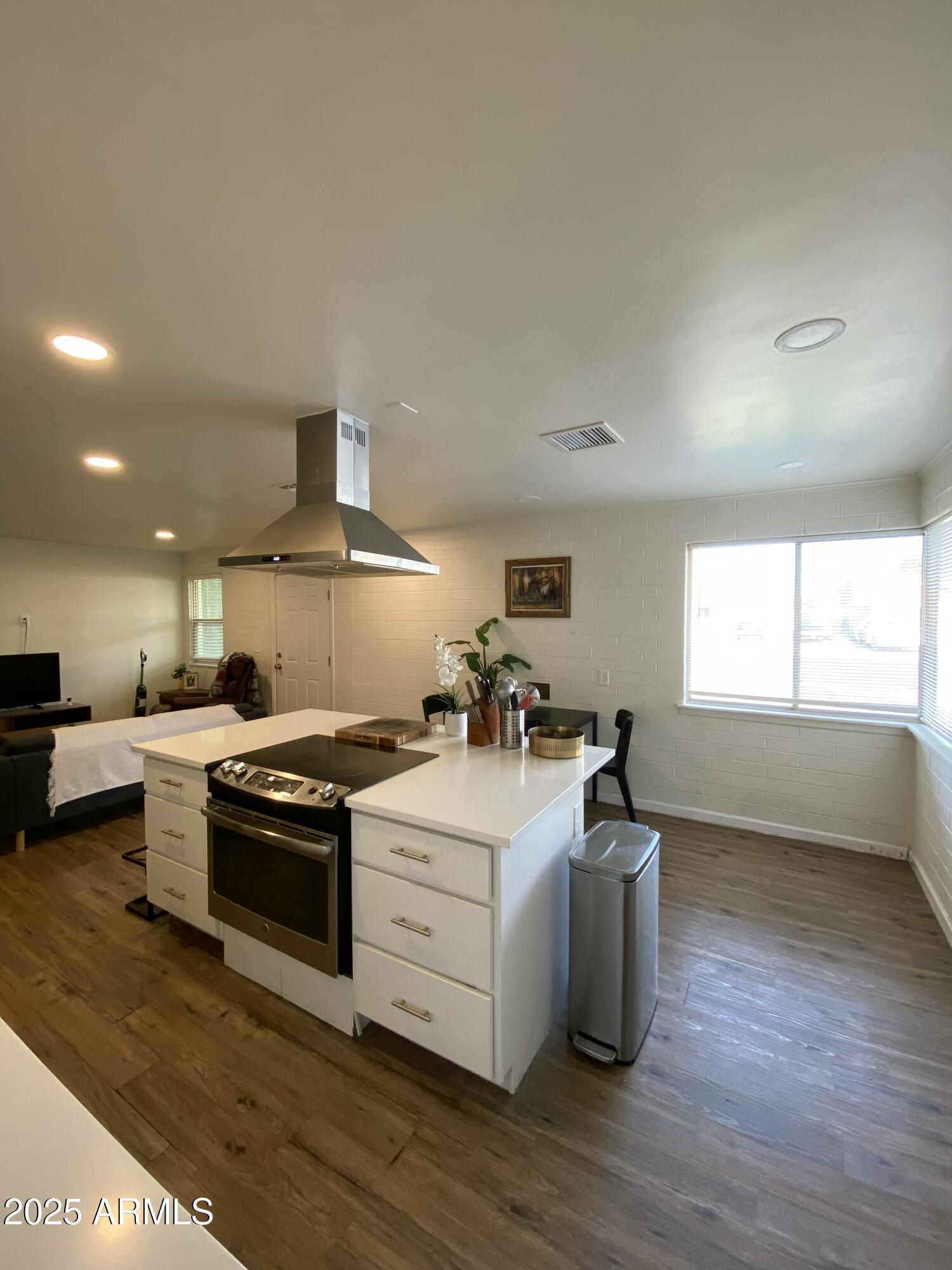 310 North Hosick Mesa, AZ 85201 - Photo 1 of 16 Kitchen & Dining
