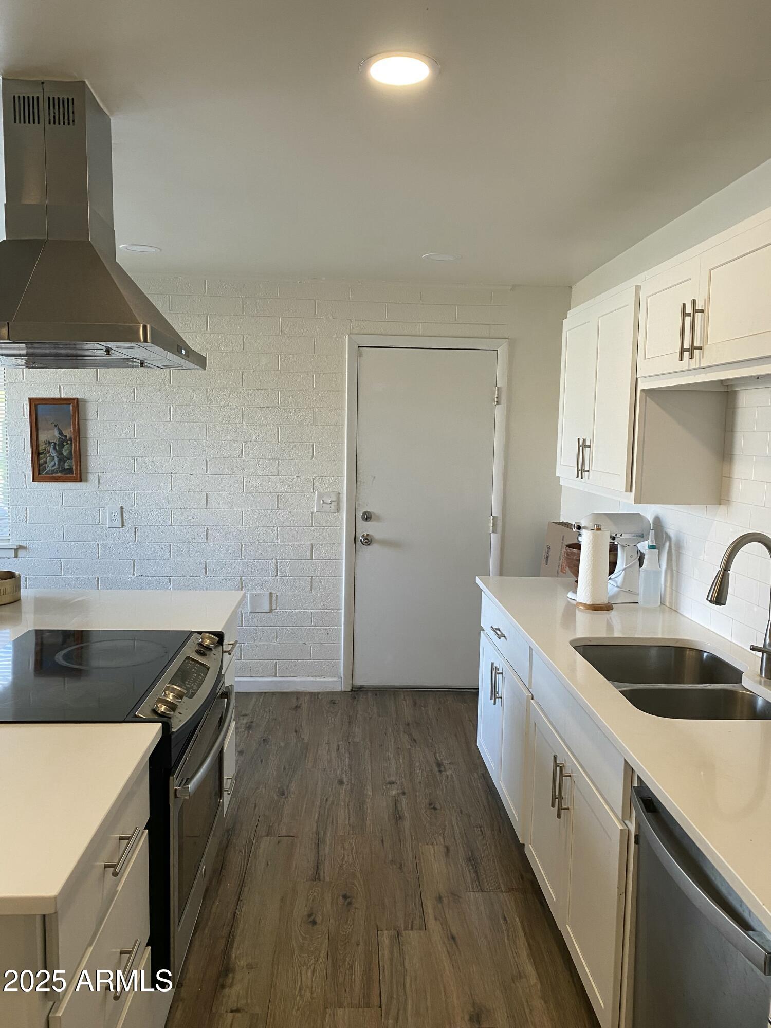 310 North Hosick Mesa, AZ 85201 - Photo 8 of 16 Kitchen