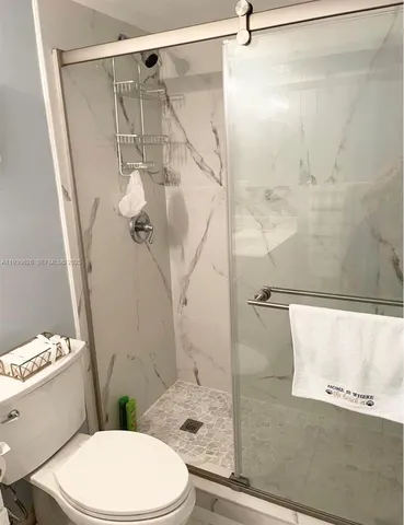 $2,000 | 220 Southwest 9th Avenue, Unit 116, Hallandale Beach, FL 33009