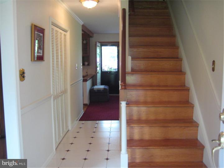 313 Pineville Road Newtown, PA 18940 - Photo 3 of 22 Foyer