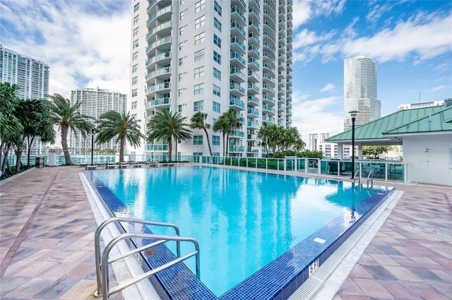$4,500 | 41 Southeast 5th Street, Unit 1508, Miami, FL 33131