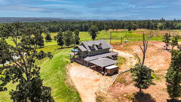 $999,999 | 13687 County Road 4188, Henderson, TX 75654