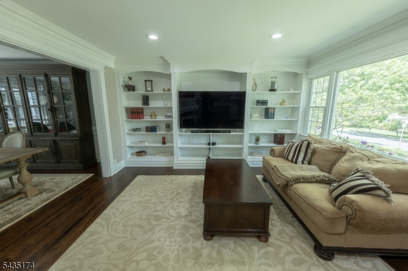 27 Burlington Road Berkeley Heights, NJ 07974 - Photo 20 of 35