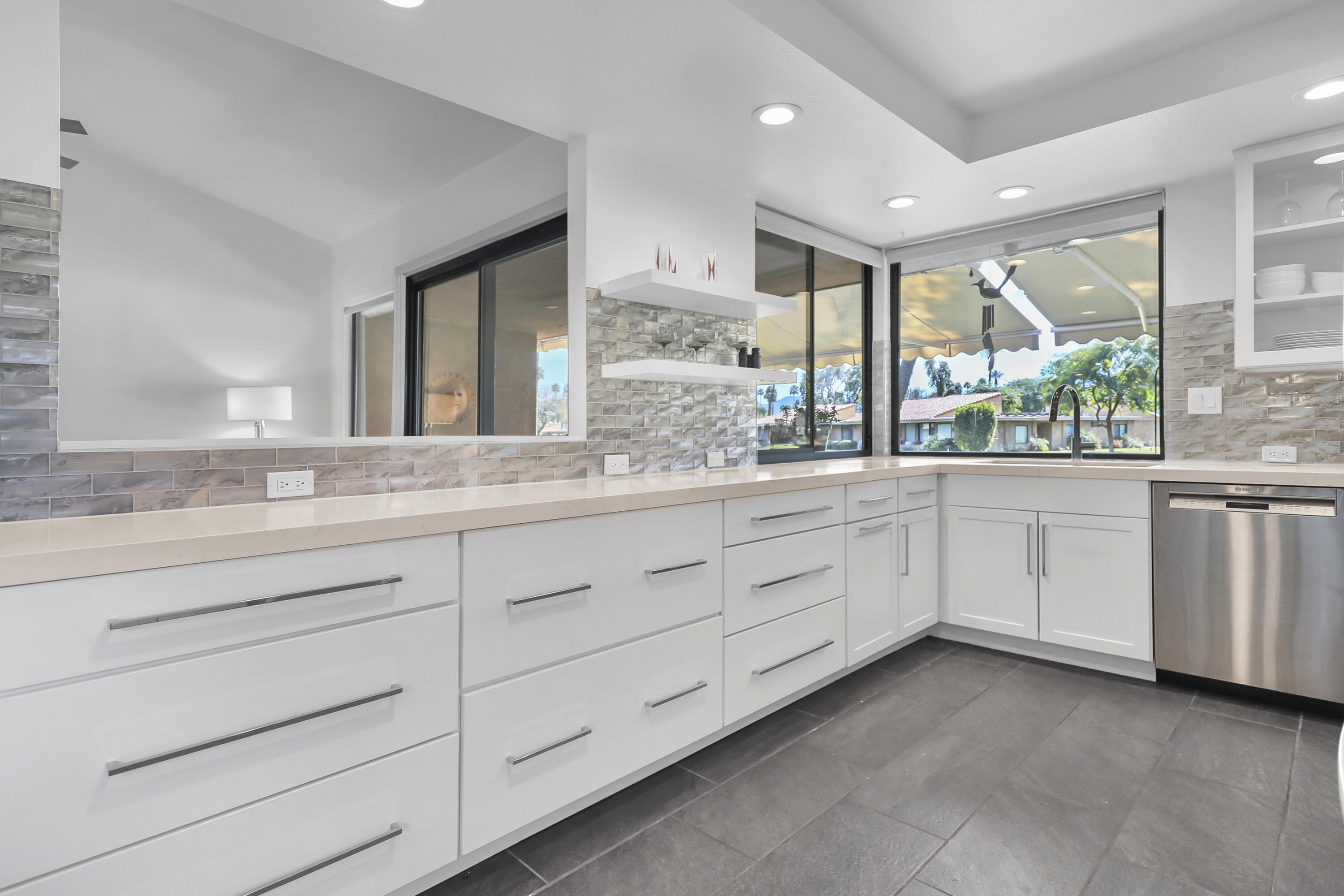 5 La Ronda Drive Rancho Mirage, CA 92270 - Photo 8 of 39 LaRonda5#11