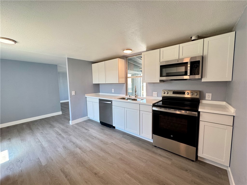 1712 Toro Road Bullhead City, AZ 86442 - Photo 13 of 46 Kitchen